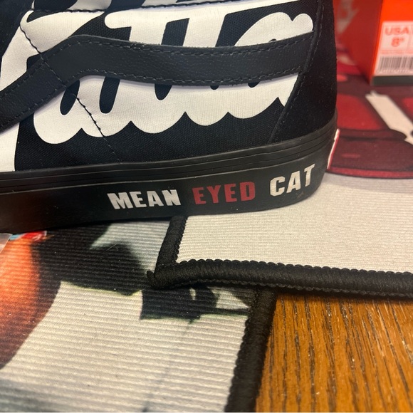 Van Patta Mean Eyed Cat - Picture 2 of 8